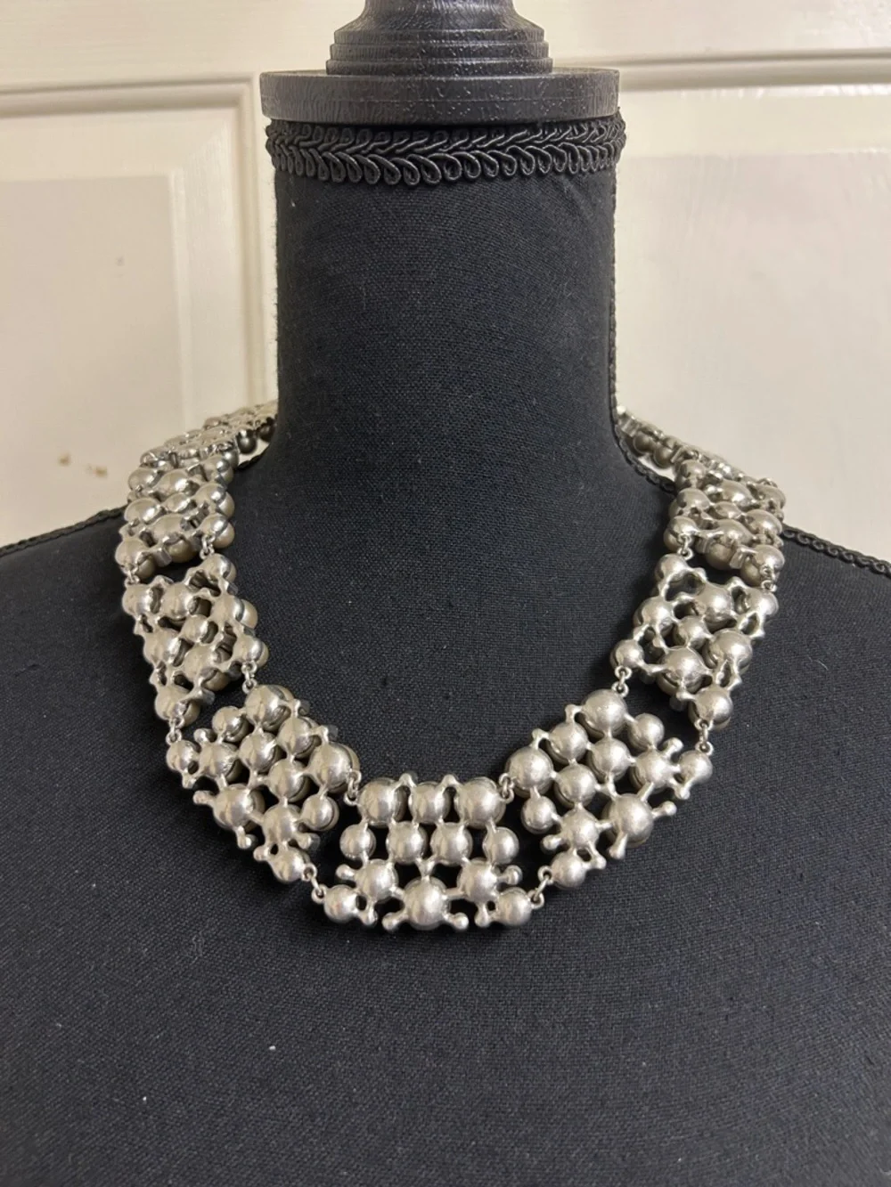 J Crew Clear Rhinestone Crystals and Faux Pearls on a Silver Tone necklace - Picture 8 of 9